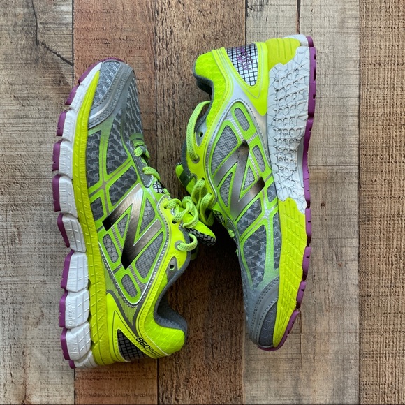 New Balance Shoes - EUC New Balance 860 sz 8